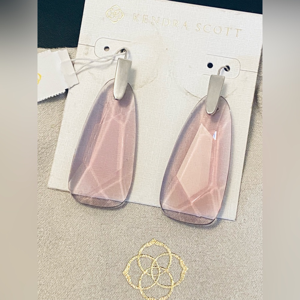 New Kendra Scott Maize earrings in silver with purple glass